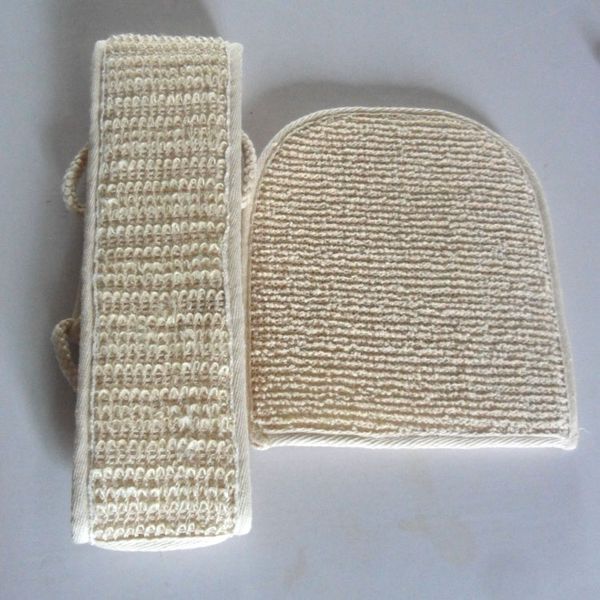 

of linen bath gloves and bath towels