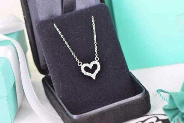 

925 silver necklace with shinning diamond love heart pedant, noble and delicate, and