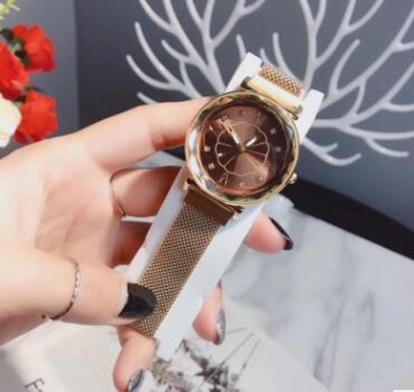 

diamond-encrusted gemstone women's quartz watch suction tape rose gold foreign trade vibrato explosion geneva hot, Slivery;brown