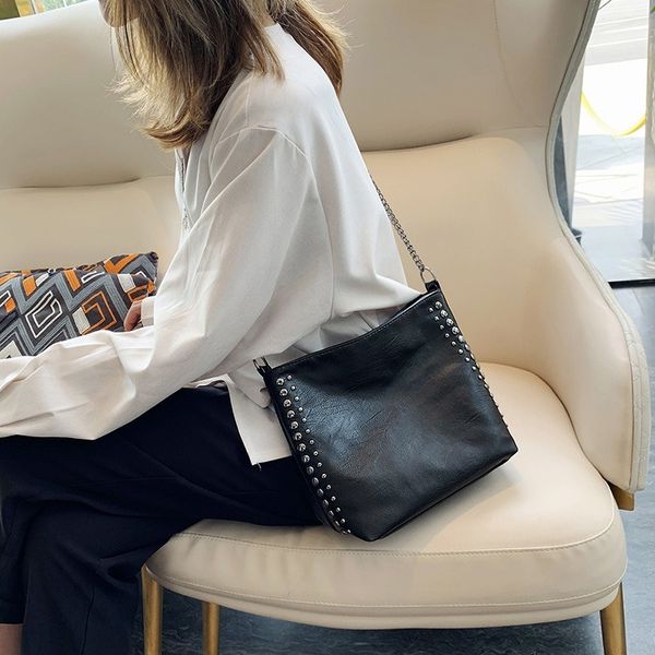 

2020 women's bag new bucket bag chain shoulder messenger handbag