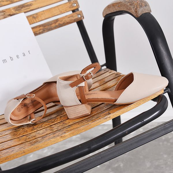 

211-2 korean-style versatile closed-toe sandals women's new style semi-high heeled straight-line buckle square head grandma shoe