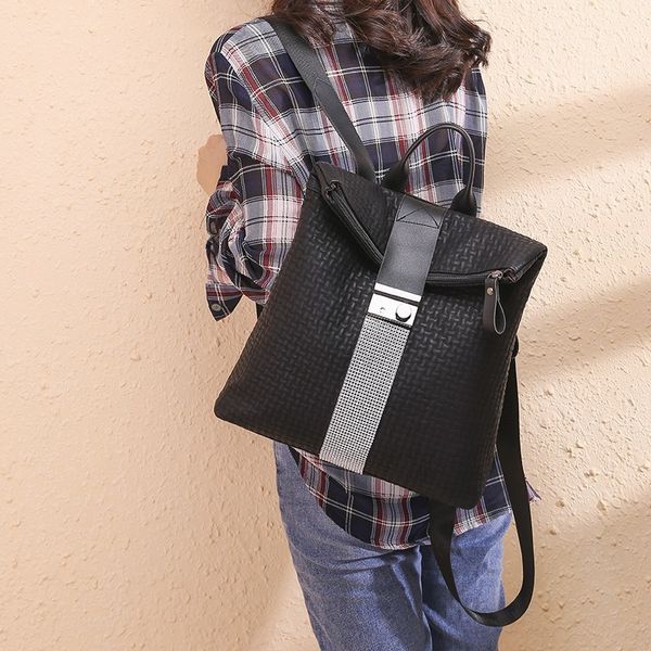 

2020 new pu leather backpack female personality bright diamond travel backpack anti-theft lock light schoolbag tide