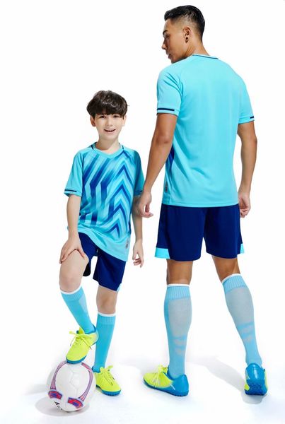 

2019 men training football sets with shorts uniforms reversible football jerseys for that home and away look kits sports b01-27, Black;red