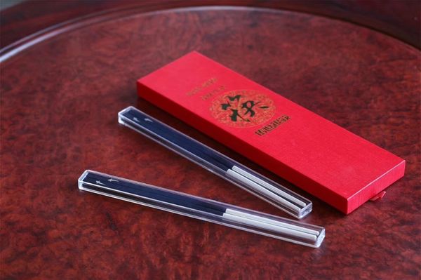 

this product is silver products chopsticks restaurant tableware outdoor indoor home supplies gift gift box packaging