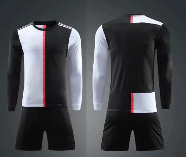 Design Long Sleeve 2020 Sports Mustdelgerätefußball -Trikot mit Shorts tragen