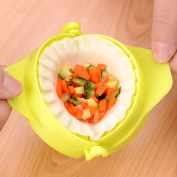 

dumplings modelling tools kitchen magic creative manual pack machine food-grade plastic pinch kitchen tools 1piece