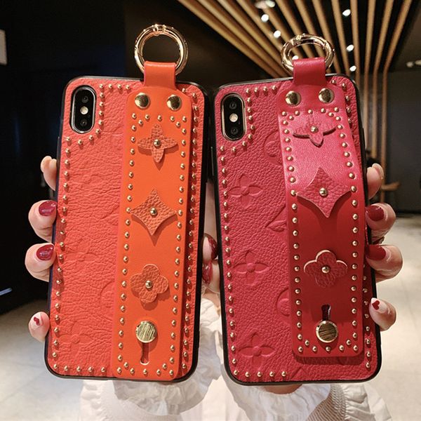 

rivet wristband bracket iphone 11pro max phone cases for iphone xsmax 6/6s/6p/6sp/7/8/7p/8p/x/xs/xr shell