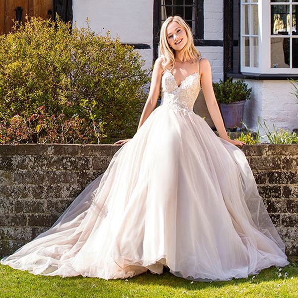 

stylish a line beaded lace wedding dresses spaghetti straps appliqued bridal gowns sweep train tulle robe de mariÃ©e, White