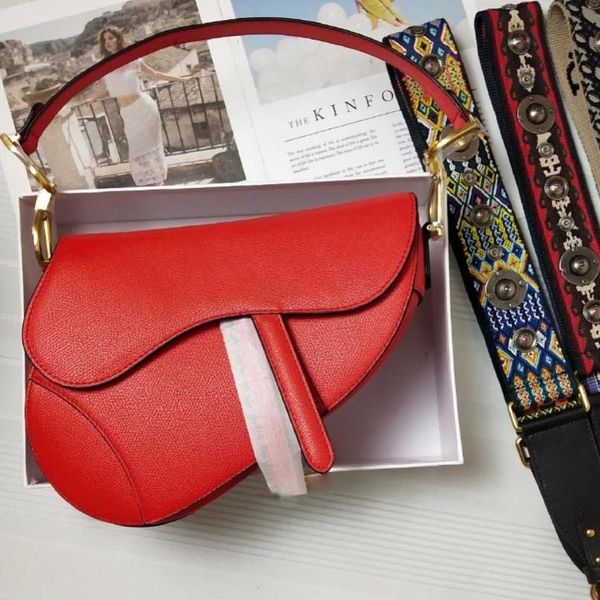 

Famou de igner women handbag new letter houlder bag genuine leather me enger bag luxury addle bag