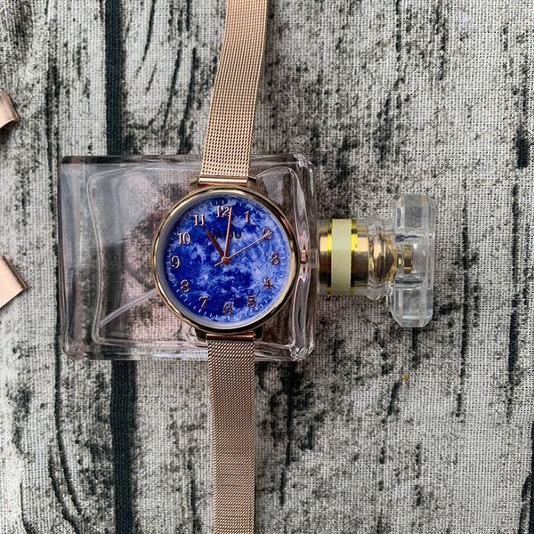 

2019 женские часы классический ретро литературные и художественные сетки с небольшим циферблатом простой личности и отдыха студентов часы, Slivery;brown