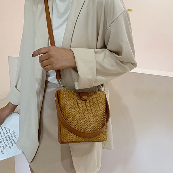 

fashion 2019 new casual bucket bag wild woven handbag shoulder messenger bag phone shopping