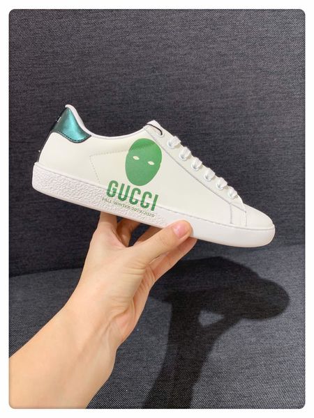 

2020 new ad couple casual white shoes men casual sports ladies casual sports shoes