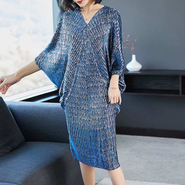 

lanmrem 2020 new fashion v collar pleats batwing sleeve loose big size dress for women print clothing vestido ye853, Black;gray