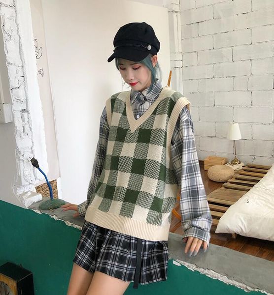 

new women's plaid stitching v-neck sleeveless sweater, White;black