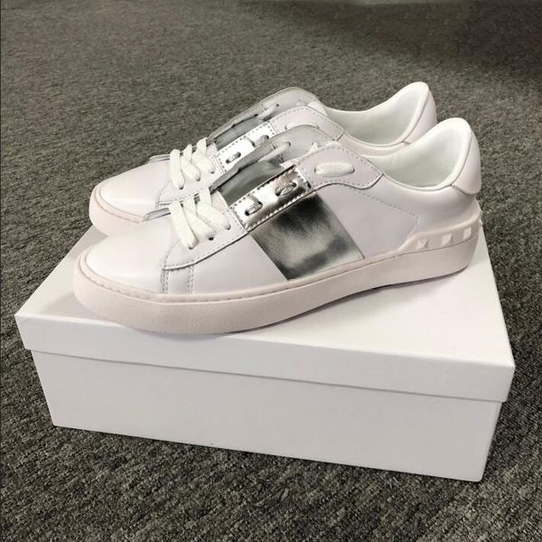 

2019 new men designer shoes fashion lace up ace low white leather silver sneakers casual run away shoes women flat shoes spikes, Black