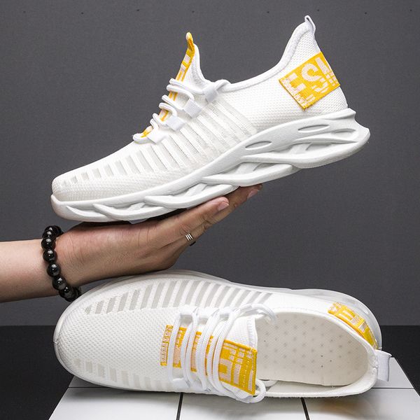 

fashionable 2020 summer breathable flying woven shoes, men's casual sports shoes, trendy new student running shoes, Black