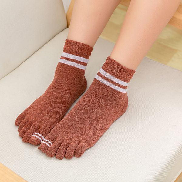 

brothock five finger socks women cotton spring and autumn models five toes stripe creative absorb sweat warm sports yoga socks, Black