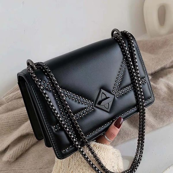 

малый заклепки кожа pu crossbody сумки для женщин новые top качество дамы плеча сумка женщины luxury цепные сумки tote