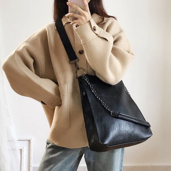 

2019 new korean version of the wild student shoulder bag large capacity wideband messenger bag personality chain handbags