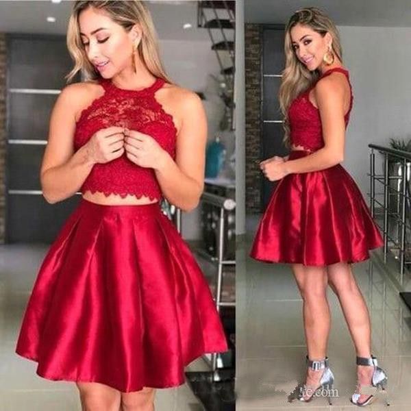 Vermelho Cetim Dois Peças Curto Mini Homecoming Vestidos Lace Applique 2020 Novo Sexy Party Party Cocktail Vestidos Frisados ​​Doce 16 Vestidos