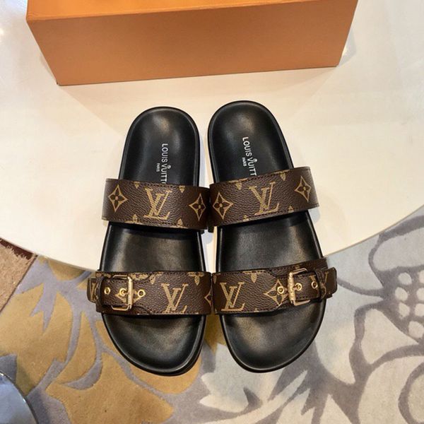 

2019 new fashion luxury designer women flip flops superstars Print leather flat sandals for women Classic shoes Sand drag Size 35-42