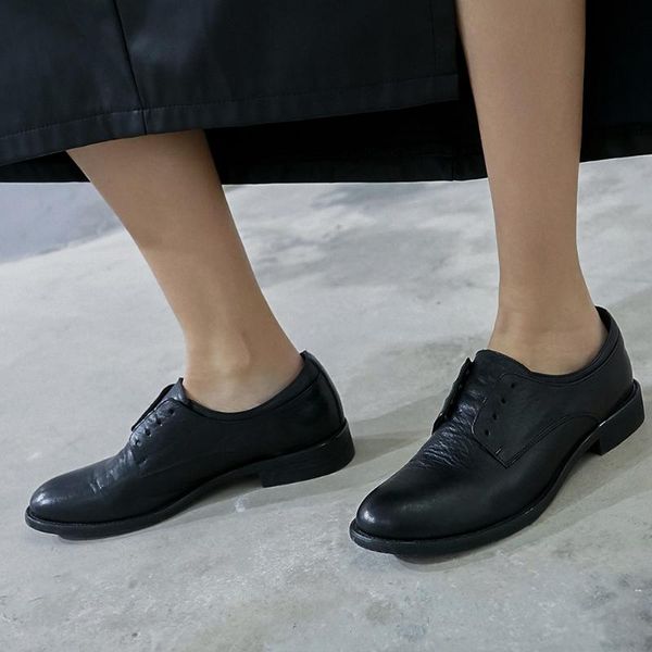 

sarairis new female vintage genuine leather flats casual lace-up low heels flats women spring cool dress shoes woman, Black