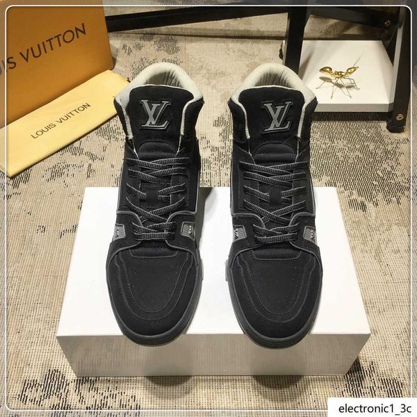 

2019qt new men s casual sneakers, high-men s outdoor travel sneakers, fast delivery with original box packaging