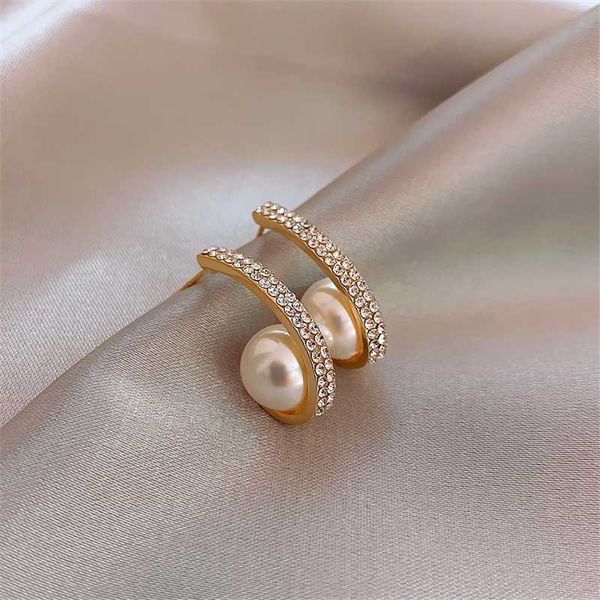 

new korean design irregular geometric stud earrings simulated pearl earings for women fashion delicate earring vintage brincos, Golden;silver