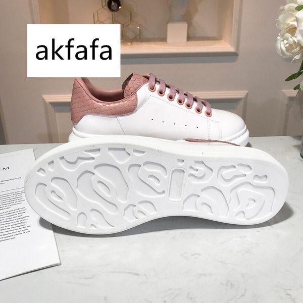 

high-quality white black velvet reflective leather mens casual sneakers 20