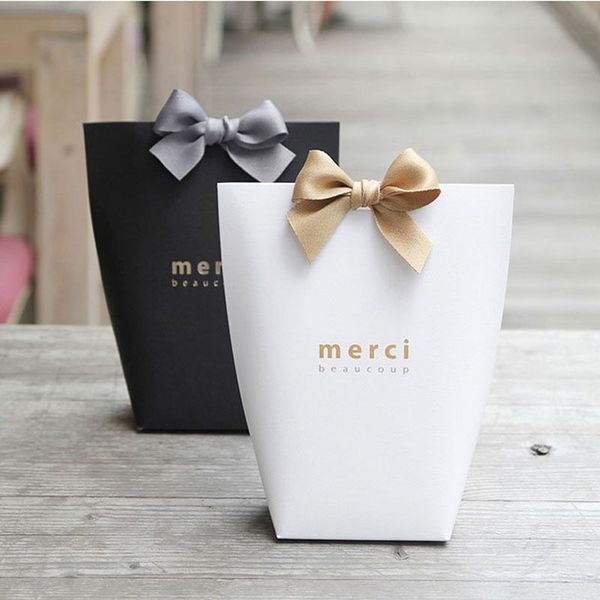 

5pcs upscale black white bronzing "merci" candy bag french thank you wedding favors gift box package birthday party favor bags