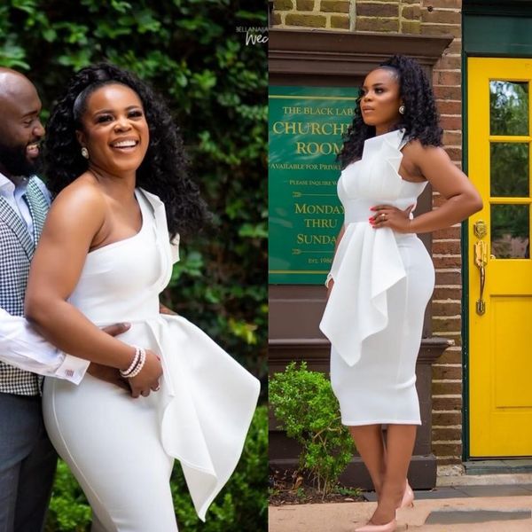 2020 Novo Branco Curto Curto Vestidos Bainha Chá Comprimento Um ombro Ruffles Plus Size Black Girls Verão Vestidos de Festa de Verão Cocktial Prom Vestido