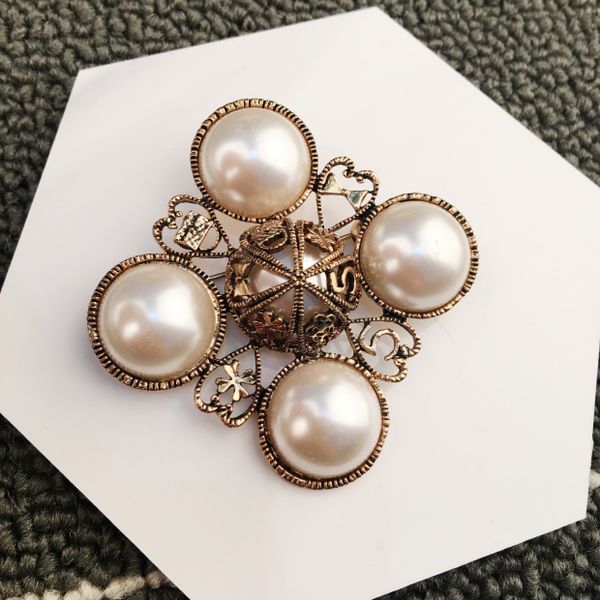 

antique gold tone 2 inch ivory faux pearl vintage brooch, Gray