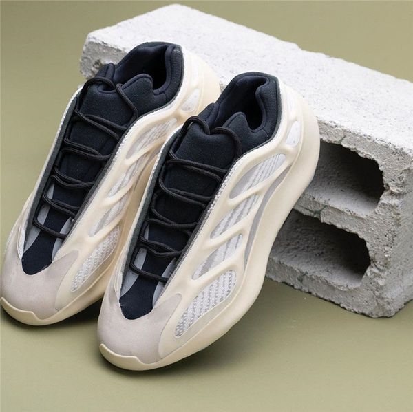 

2019 authentic originals 700 v3 azael glow in the dark fw4980 kanye west white black running shoes men women sports sneakers with box