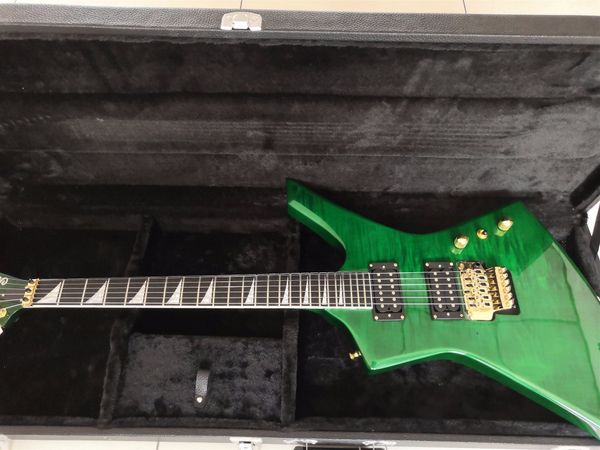 Guitarra elétrica personalizada no bordo listrado do tigre verde no topo HR Hardwares dourados