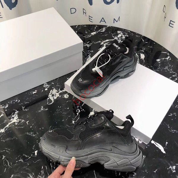 

2020 latest retro triple s men chunky sneaker dad shoes casual shoes luxury triple s trainers with translucent soles, box, dust bag, Black;red