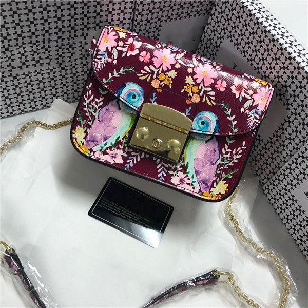 

the new fashion printing ladies real leather bag cartoon bird flower diagonal shoulder bag fresh and simple girl small square bag