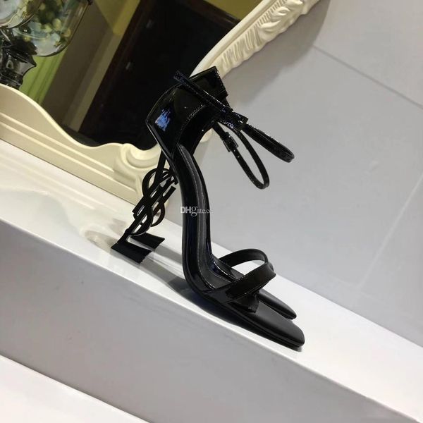 

2018 brand new hoe woman ummer buckle trap rivet andal high heeled hoe pointed toe fa hion fa hion ingle y l high heel10cm 8cm