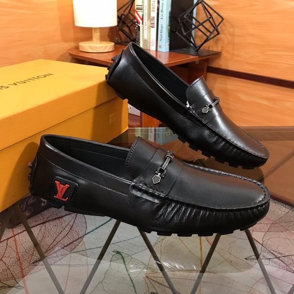 

new style men's luxury casual dress, leather shoes, fashion brand, four seasons design style, classic pattern, suitable for all occasio, Black