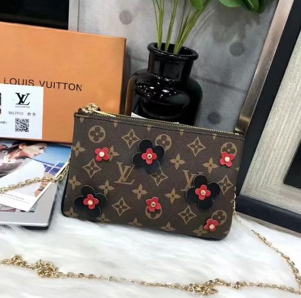 

Hot sale 2019 new ladies small flowers buckle chain bag fashion shoulder bag women's Messenger bag chain wallet clutch. Size; 21.13