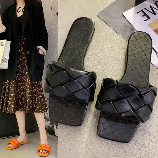 

hand-woven fashion with the same paragraph 2020 spring and summer new square head holiday beach fashion wear sandals and slipper, Black