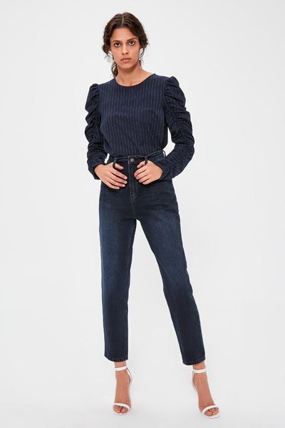 

trendyol dark blue high waist mom jeans twoaw20je0180