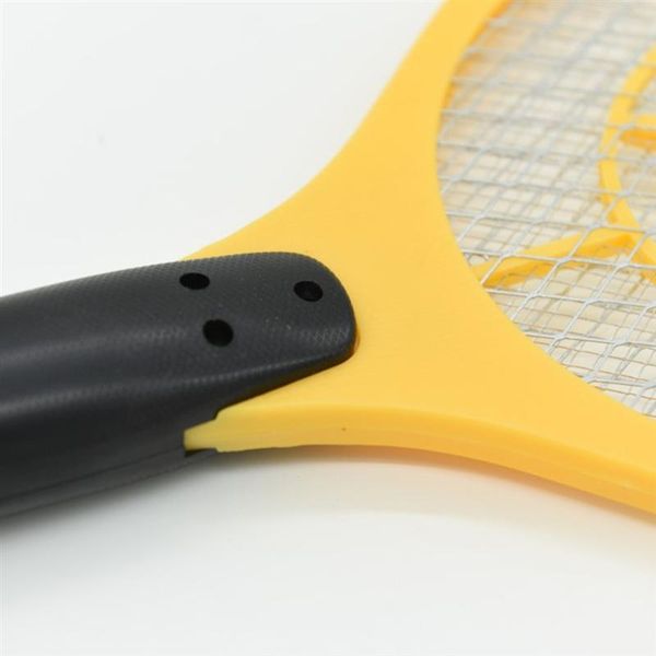 

bestoyard на батарейках мухобойка электронные swatter комаров борьба с вредителями с длинной ручкой (случайный цвет) другое для дома и сада