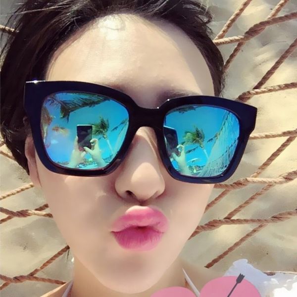 

2019 square frame men's and women's sun street personalized sun sunglasses fashion glasses, White;black