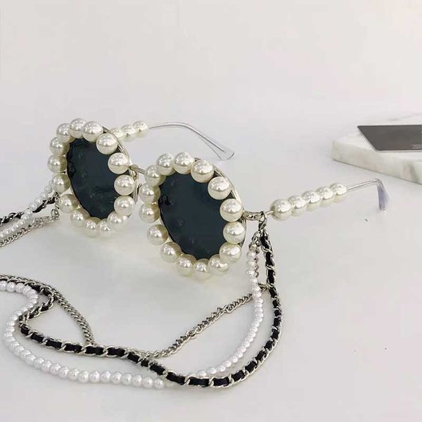 

90 rihanna same paragraph fashion sunglasses pearl decoration send a set of original box + chain round full frame style glasses 90s, White;black