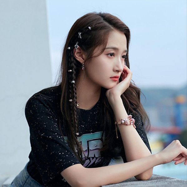 

2020 guan xiaotong round collar t-shirt personalized solid color short sleeve fashion brand casual women's wear, White