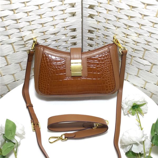 

france niche fund cowhide crocodile tattoo stick package medieval times package 2019 packet single shoulder messenger armpit package