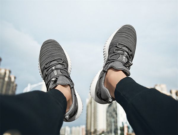 

2019 r shoes triple s sneakers cool bottom wild lightweight sneakers white black four color running outdoor shoes