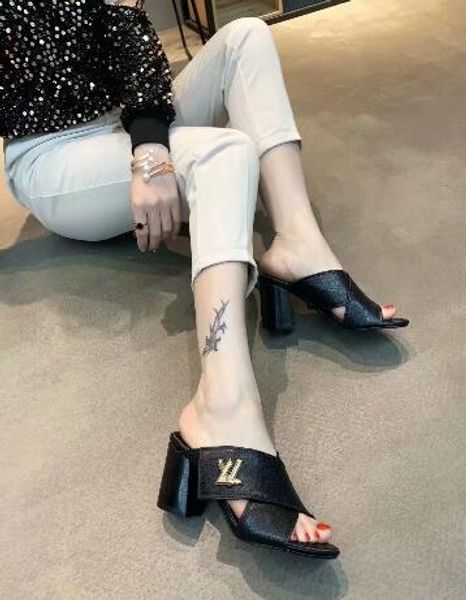 

Новые модные женские Летние Простые Печатные Кожаные Мягкие Удобные Сандалии на