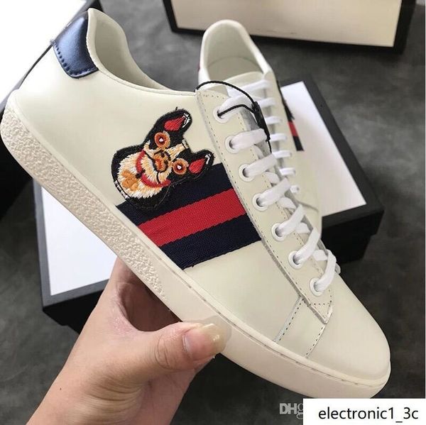 

new shoes [original box] fashion stud camouflage luxury dessneakers shoes footwear men,women flats rockrunner trainers casual shoes d01