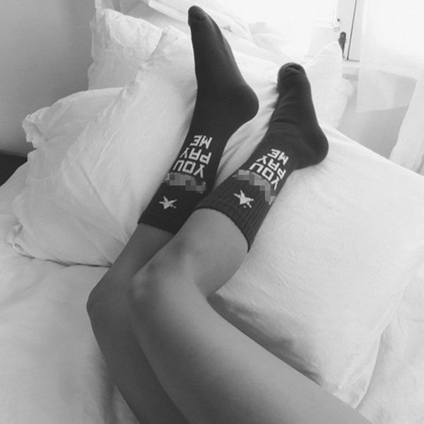 

novelty men women letter pay me crew socks hip hop harajuku black white red street style cool skateboard cotton sock